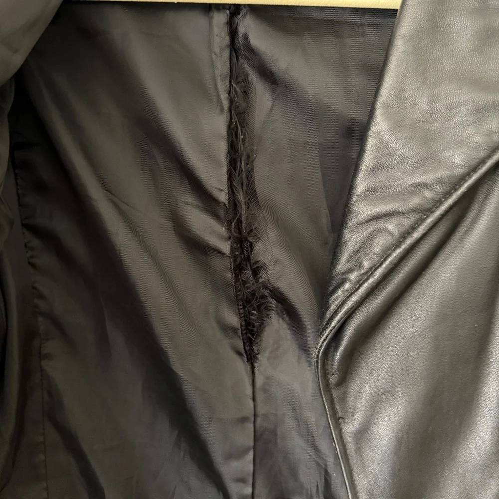 DKNY Black Leather Asymmetrical Moto Jacket with Quilted Details – Size S - Picture 6 of 7